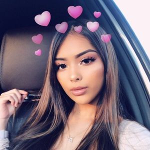 Meet your Posher, Jackeline